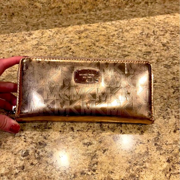 Michael Kors Handbags - Michael Kors Wallet